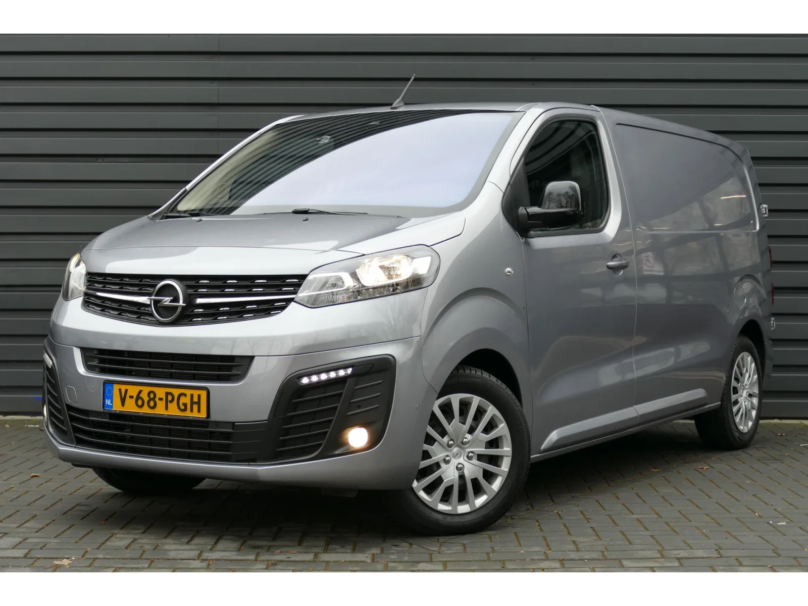 Opel Vivaro (2024) — foto 1