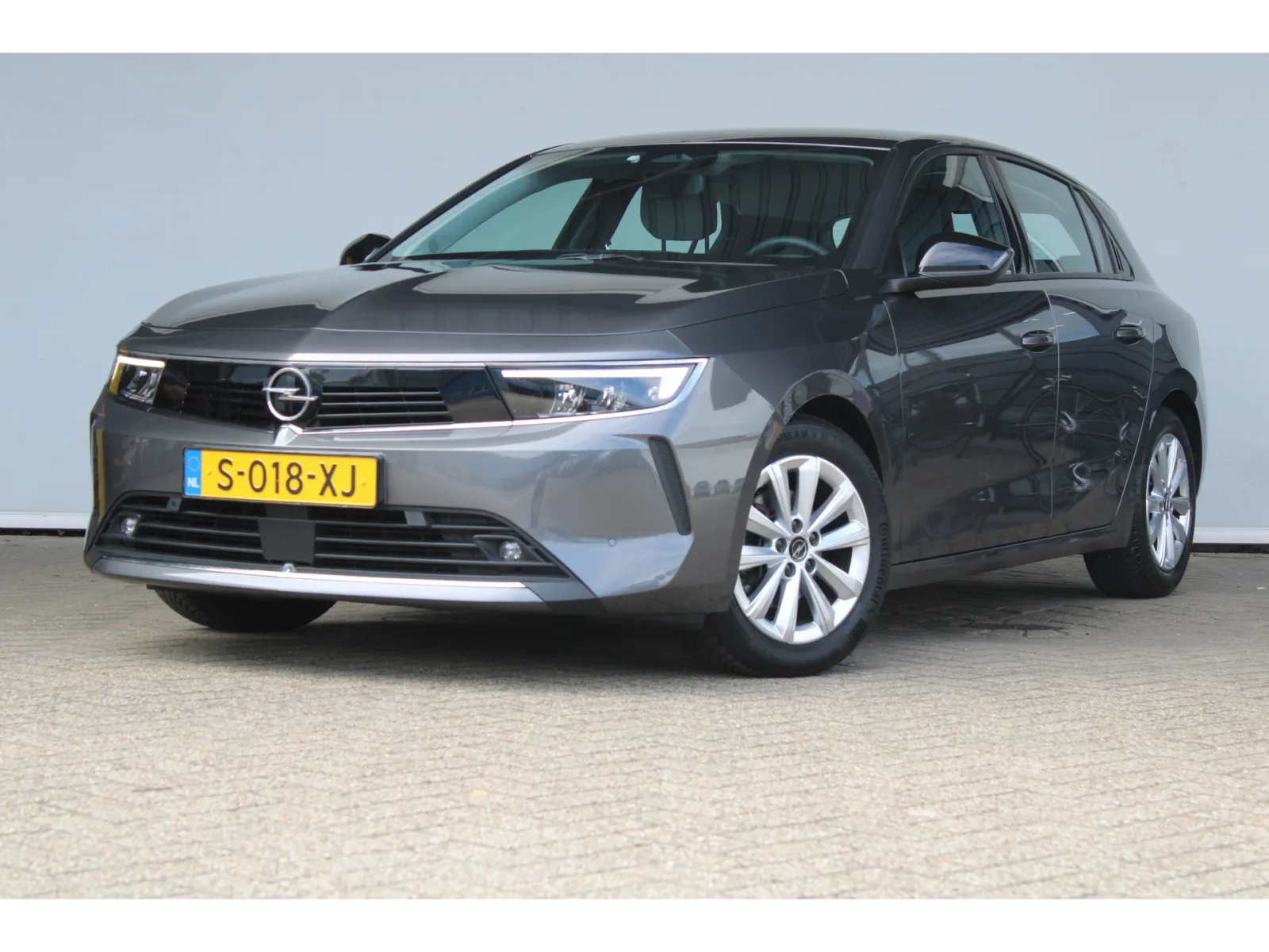 Opel Astra (2023) — foto 1