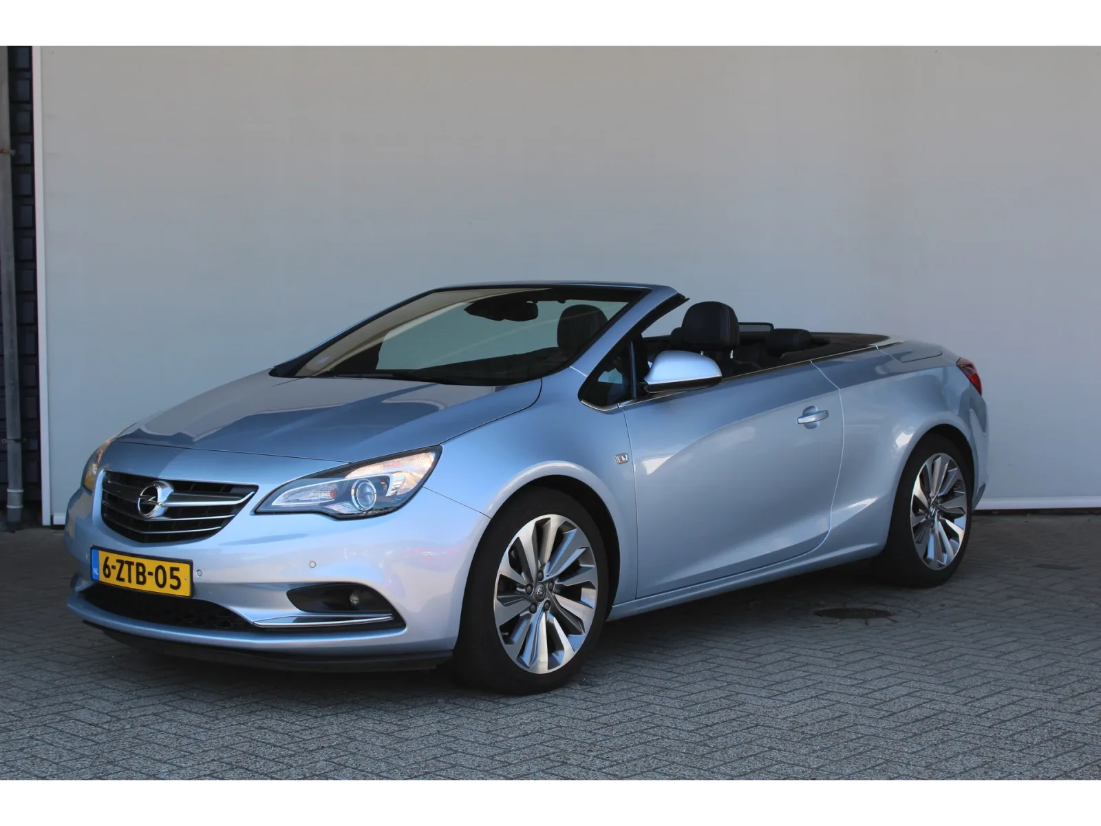 Opel Cascada (2015) — foto 1