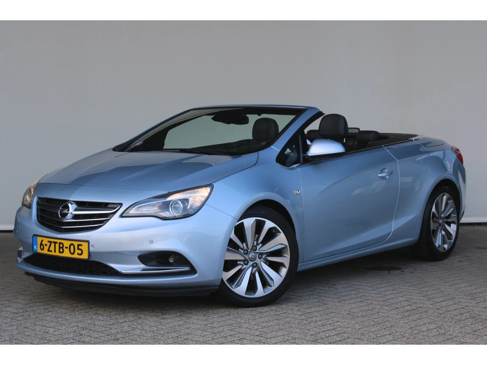 Opel Cascada (2015) — foto 1