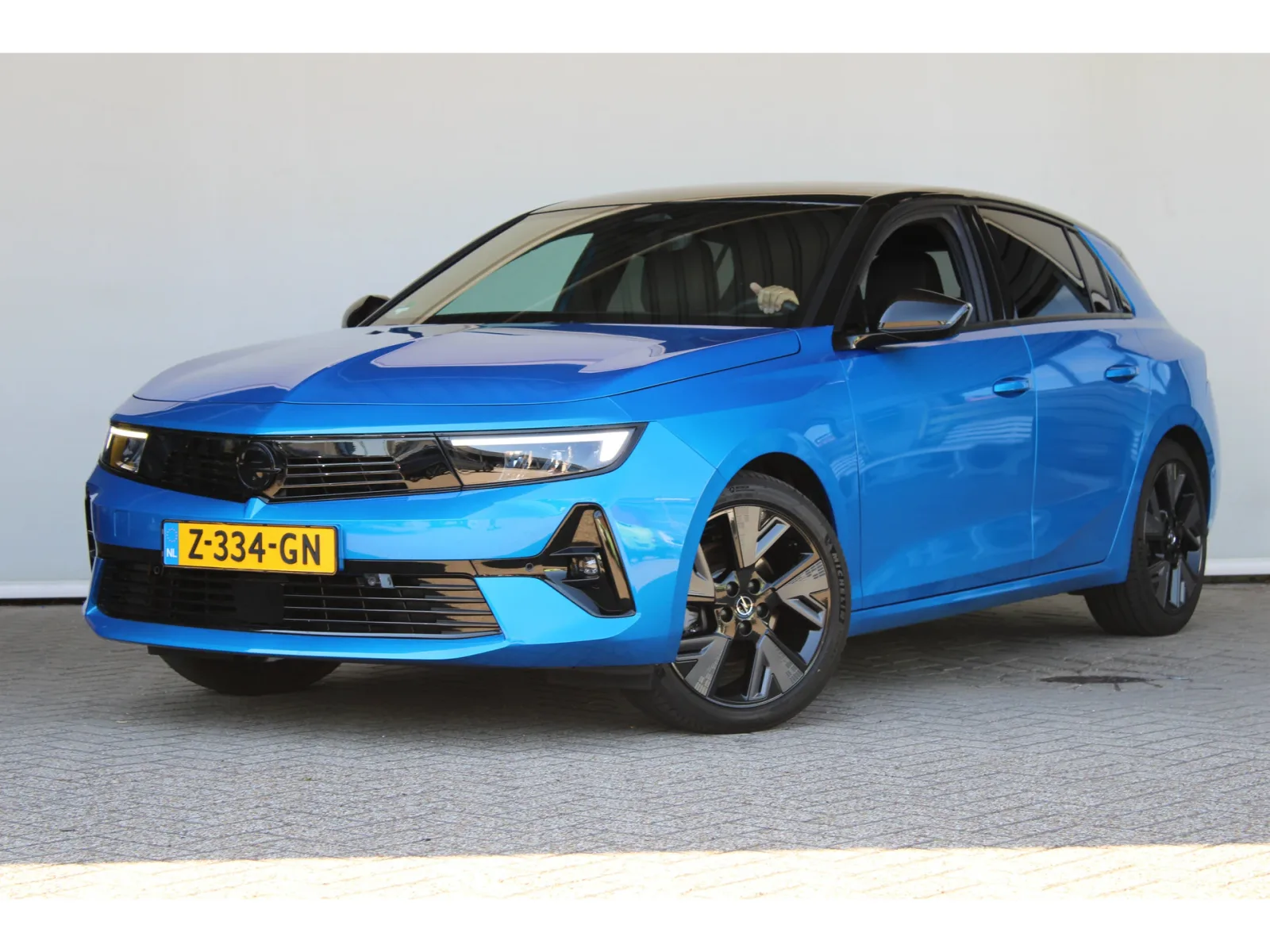 Opel Astra (2024) — foto 1
