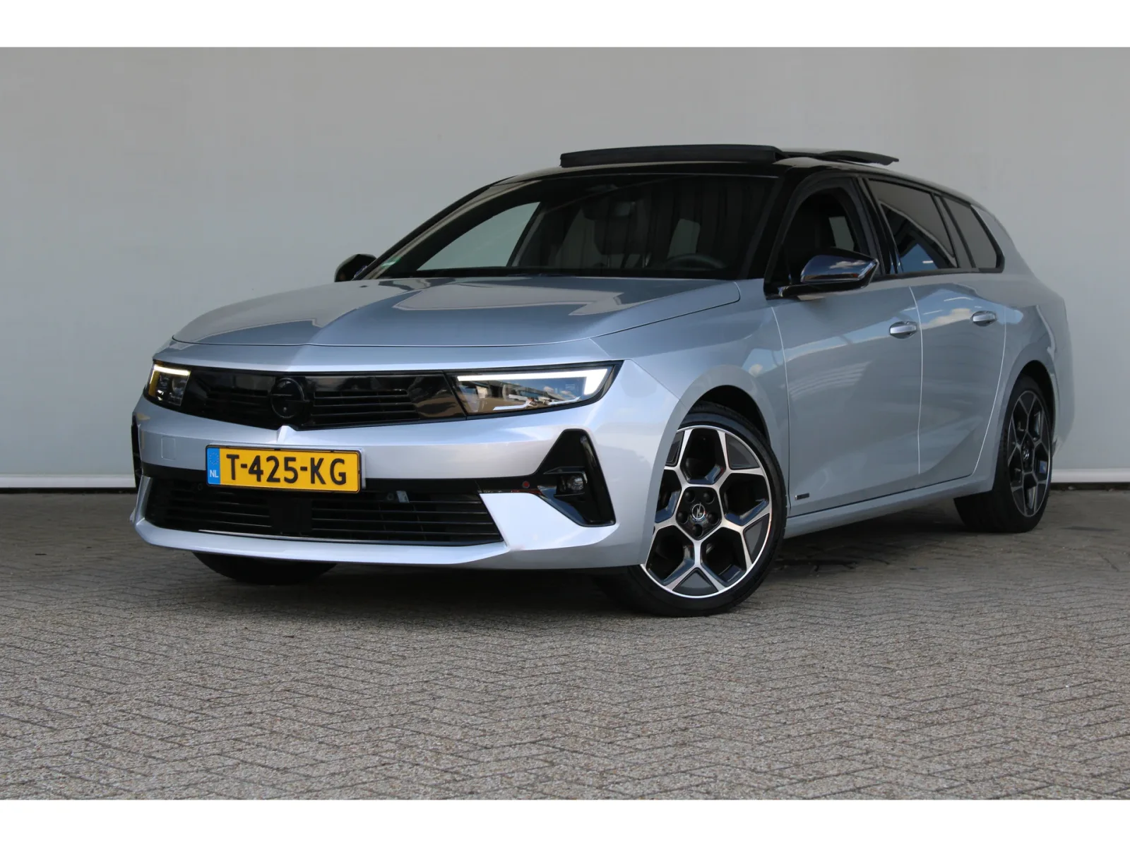 Opel Astra (2023) — foto 1