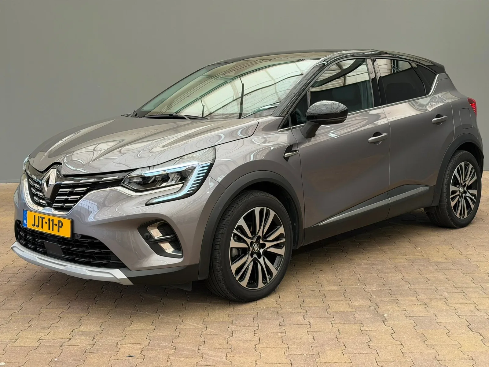 Renault Captur (2022) — foto 1