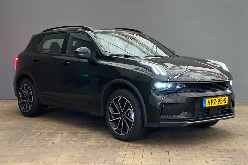 Lynk & Co 01 (2025)
