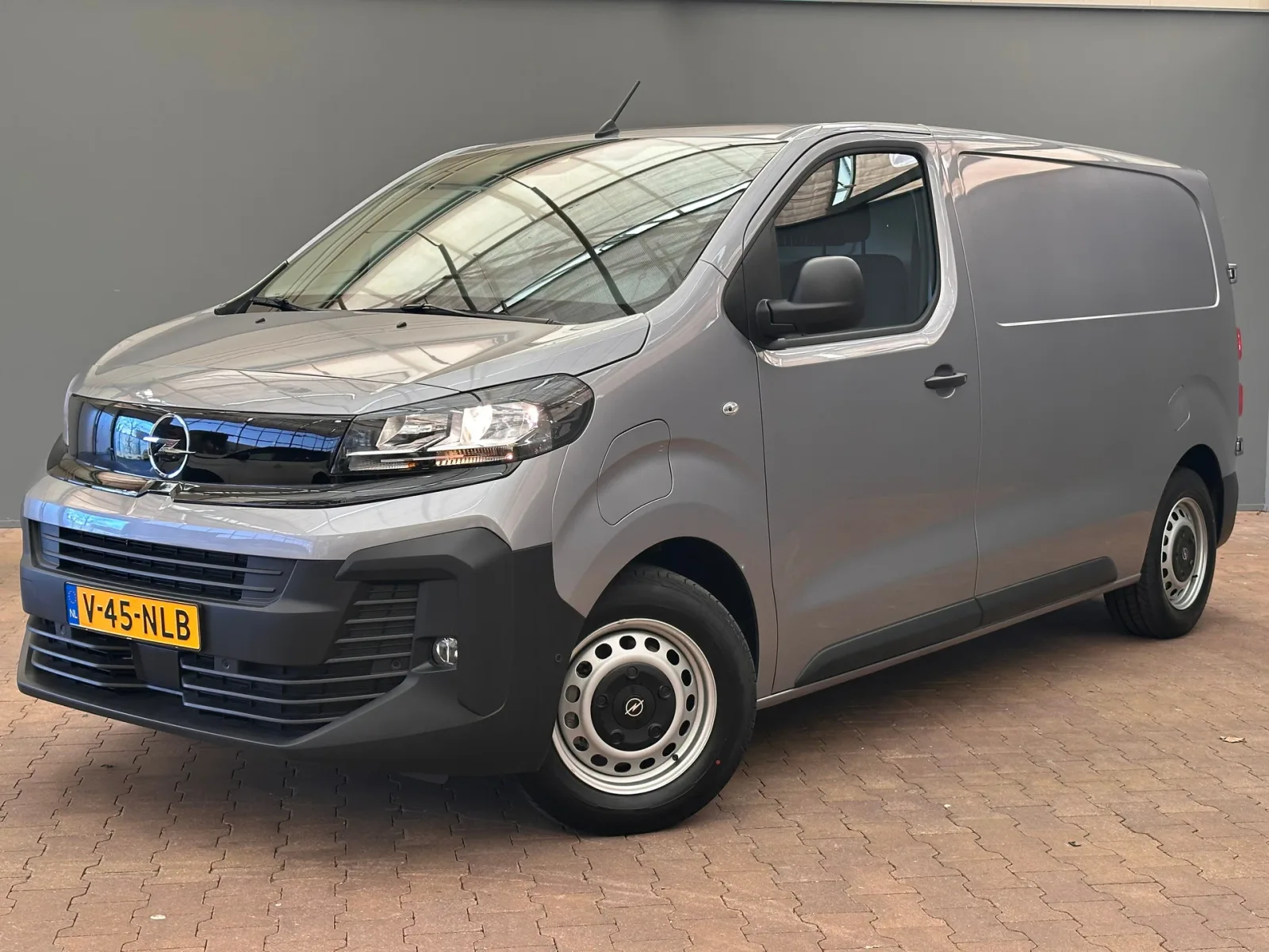 Opel Vivaro (2025) — foto 1