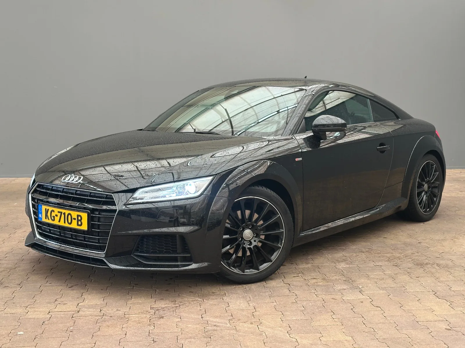 Audi TT (2015) — foto 1