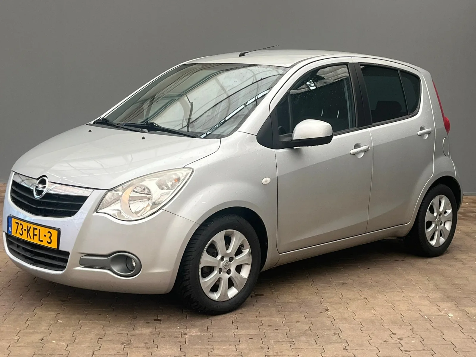 Opel Agila (2009) — foto 1