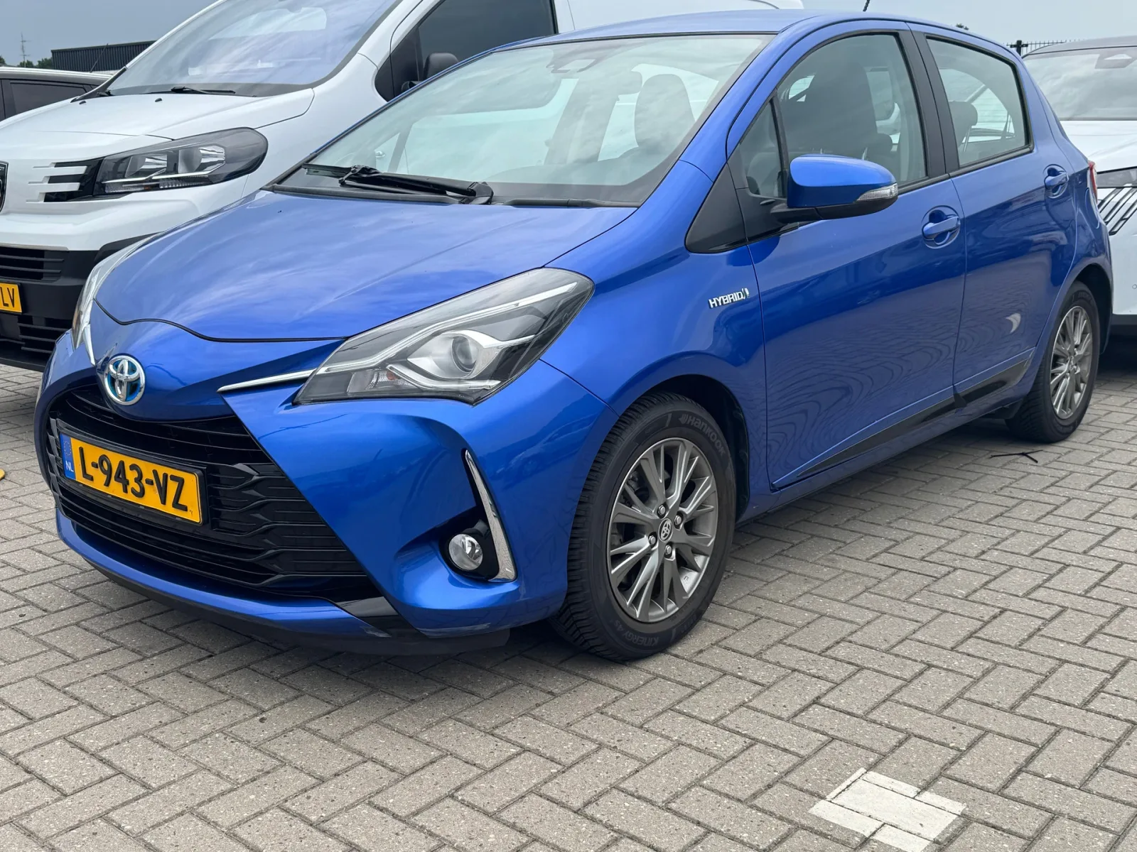 Toyota Yaris (2017) — foto 1