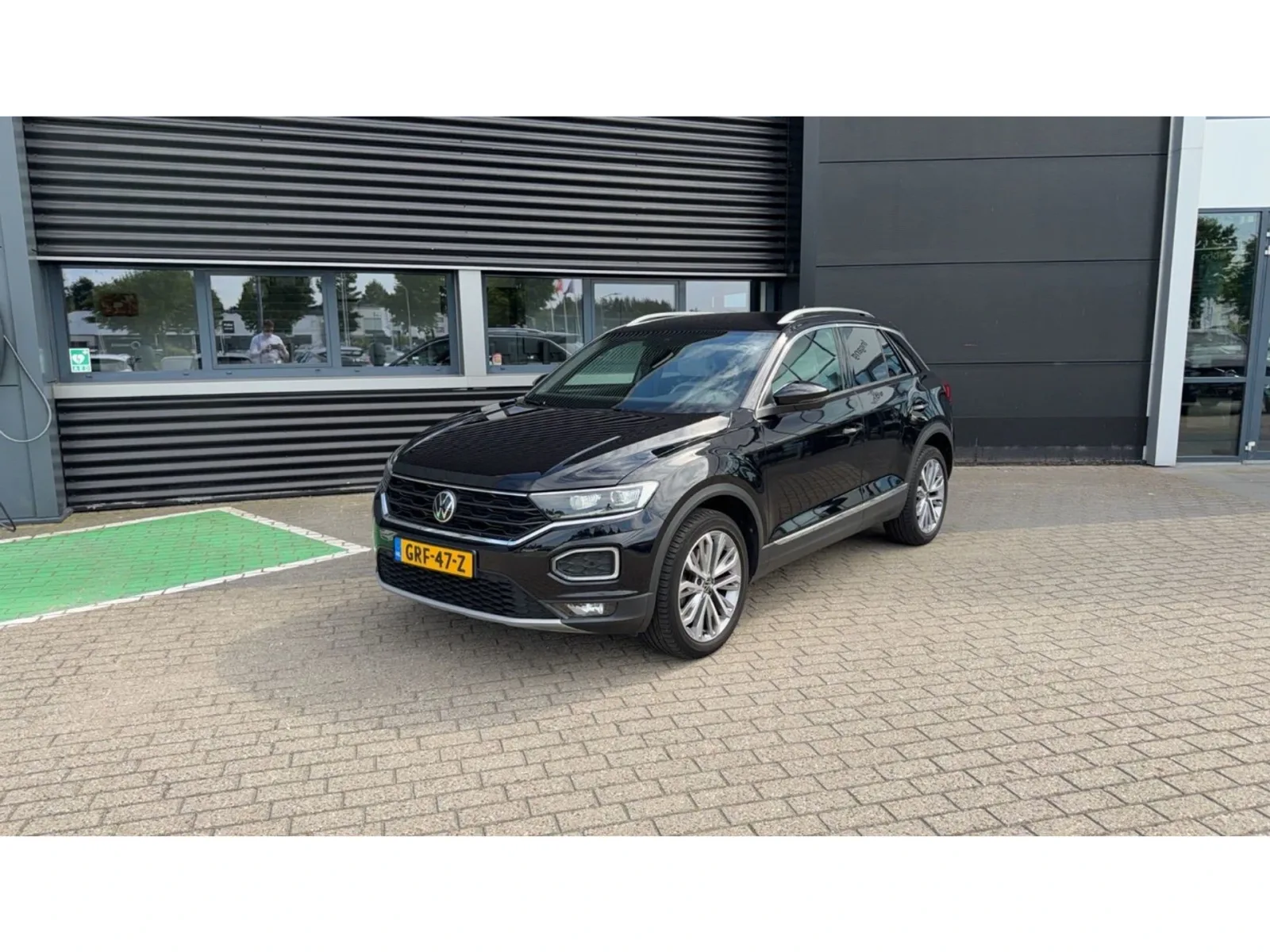 Volkswagen T-Roc (2021) — foto 1