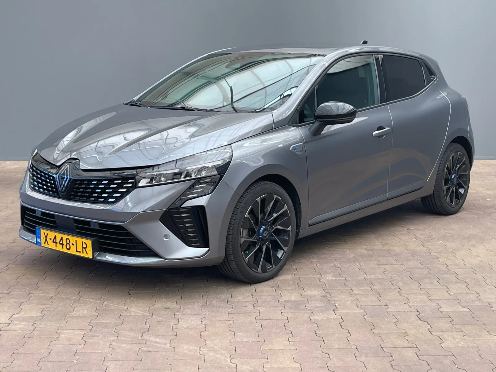 Renault Clio (2023) — foto 1