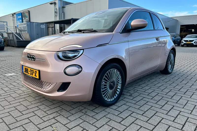 Fiat 500e (2023)