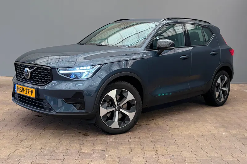 Volvo XC40 (2025)