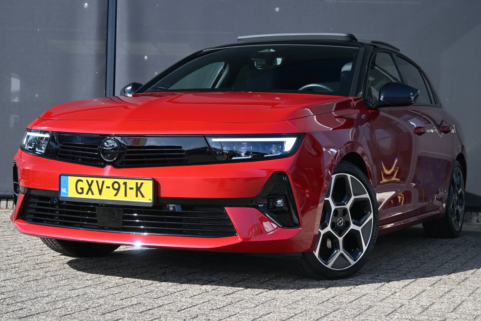 Opel Astra (2024) — foto 1