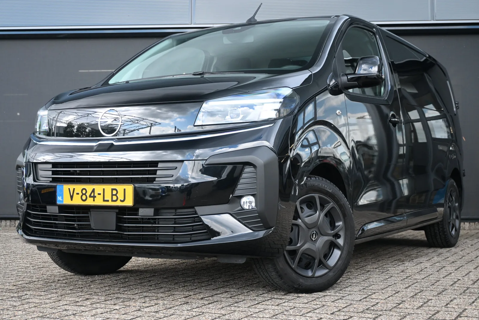 Opel Vivaro (2024) — foto 1