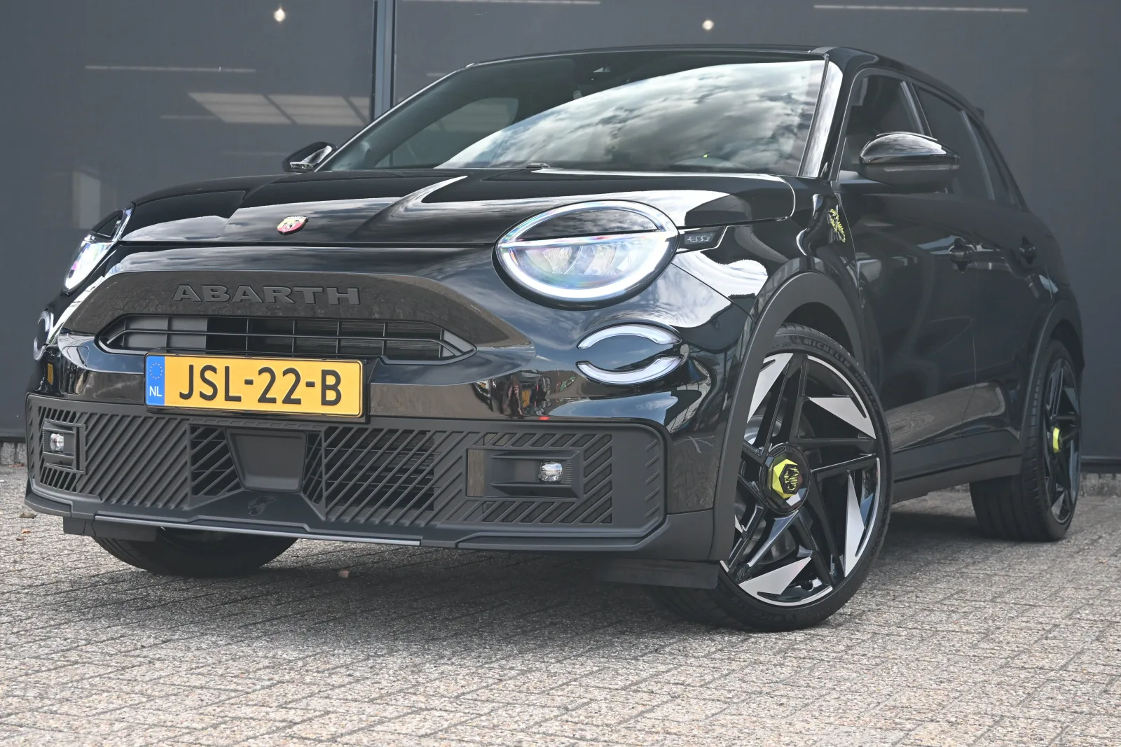 Abarth 600e (2025) — foto 1