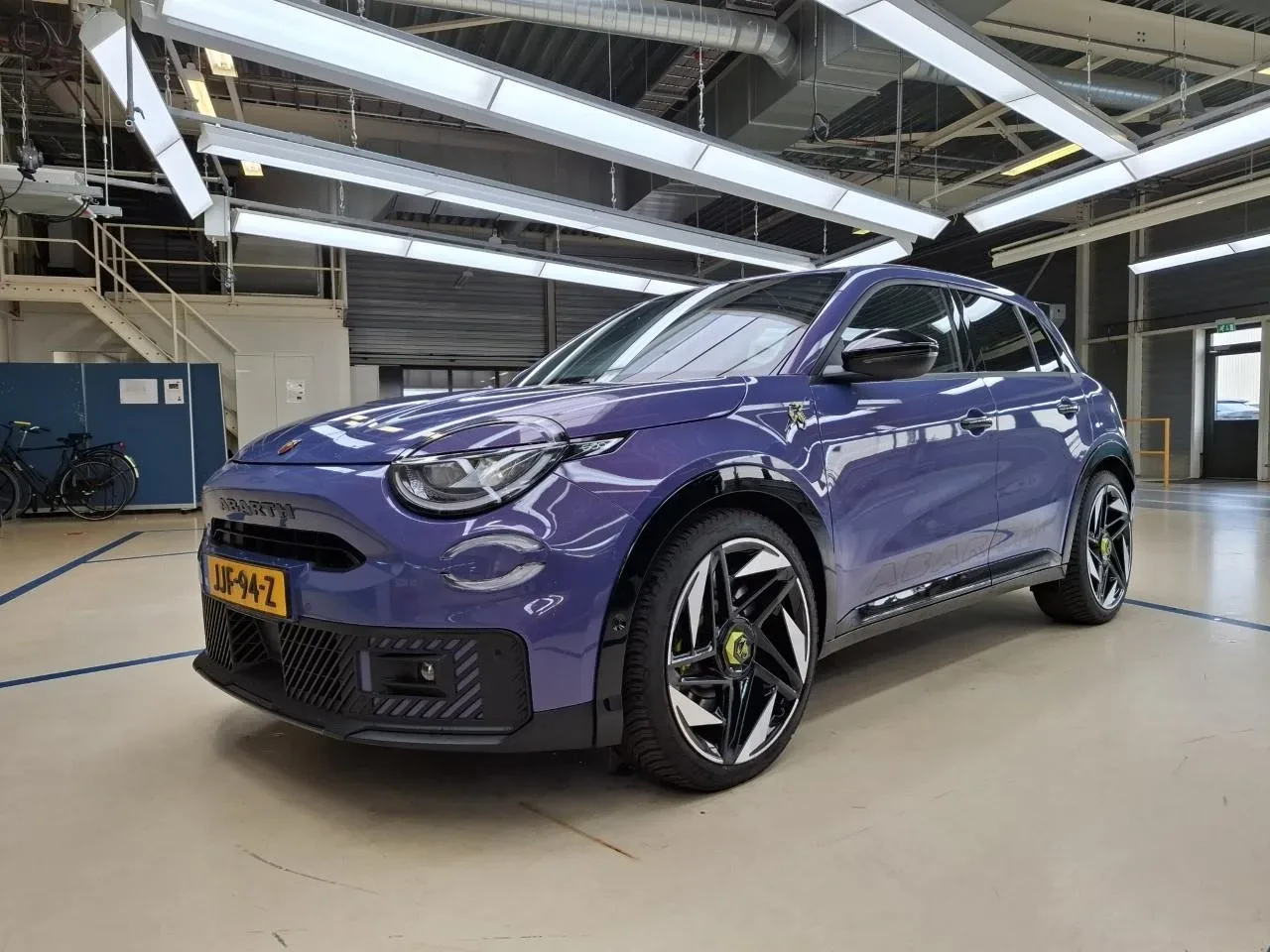 Abarth 600e (2025) — foto 1