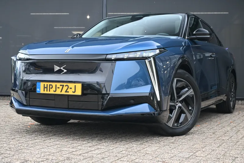 DS N°8 (2025)
