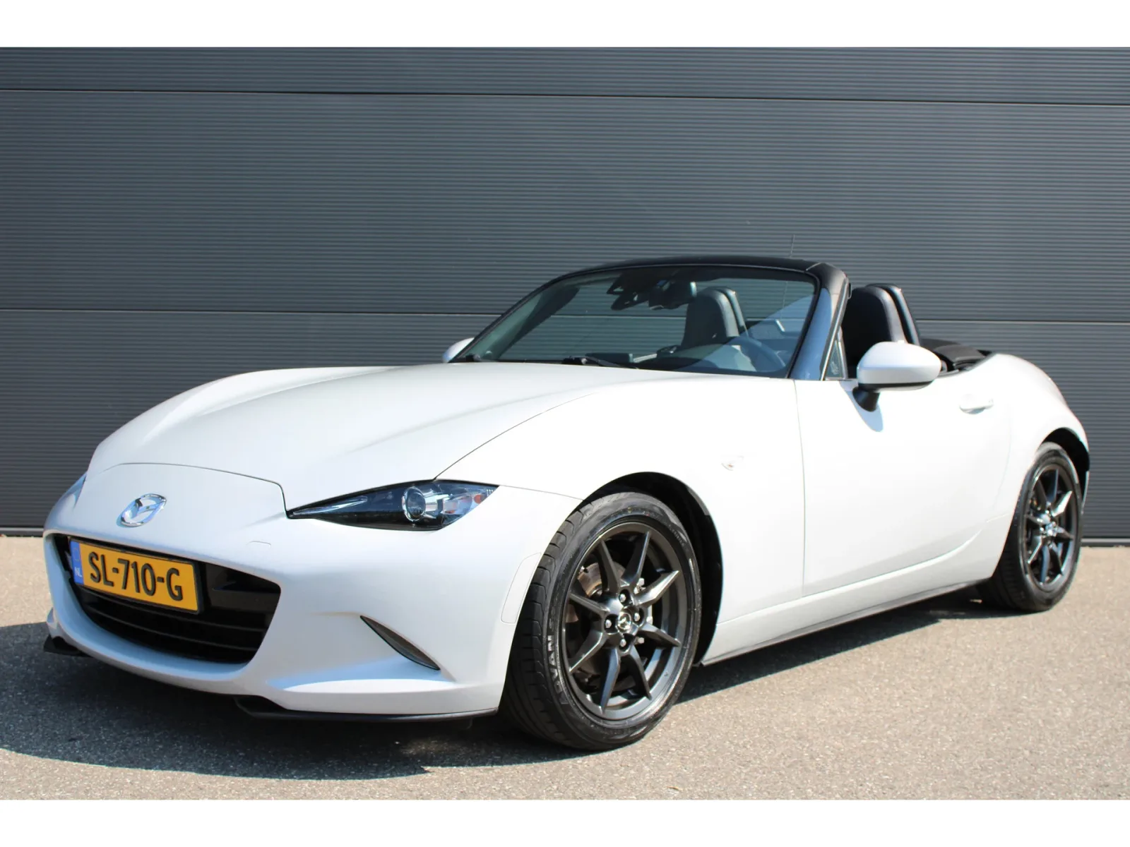 Mazda MX-5 (2018) — foto 1