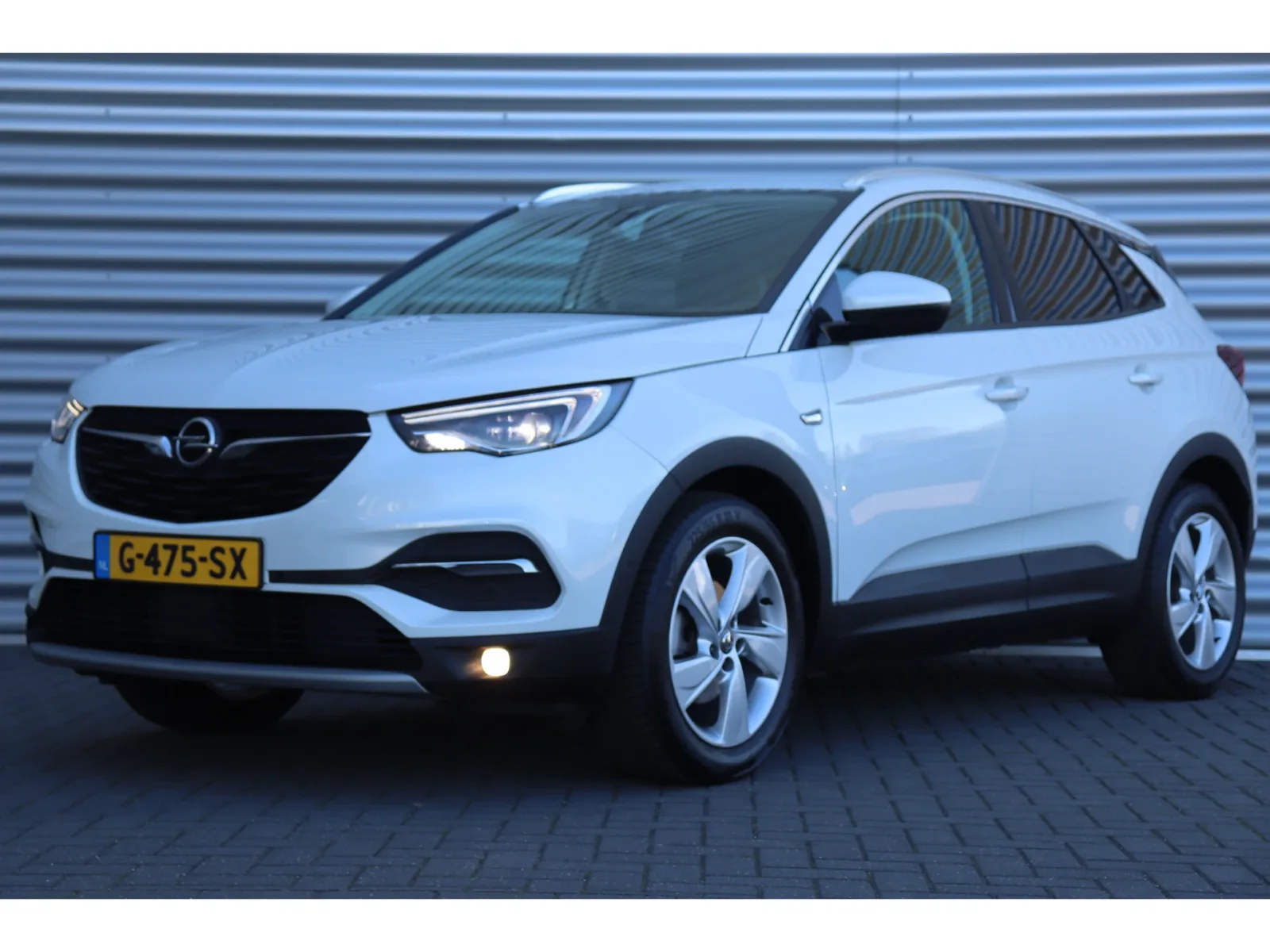 Opel Grandland X (2019) — foto 1