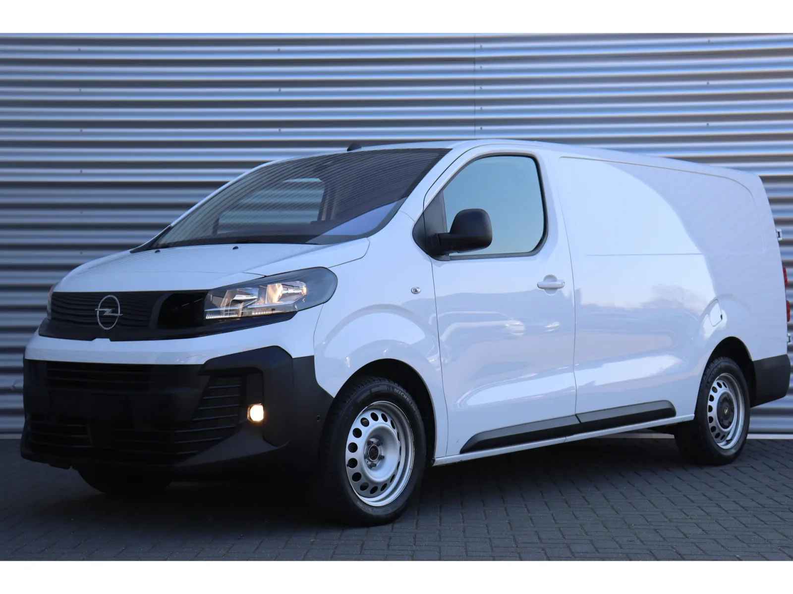 Opel Vivaro (2024) — foto 1