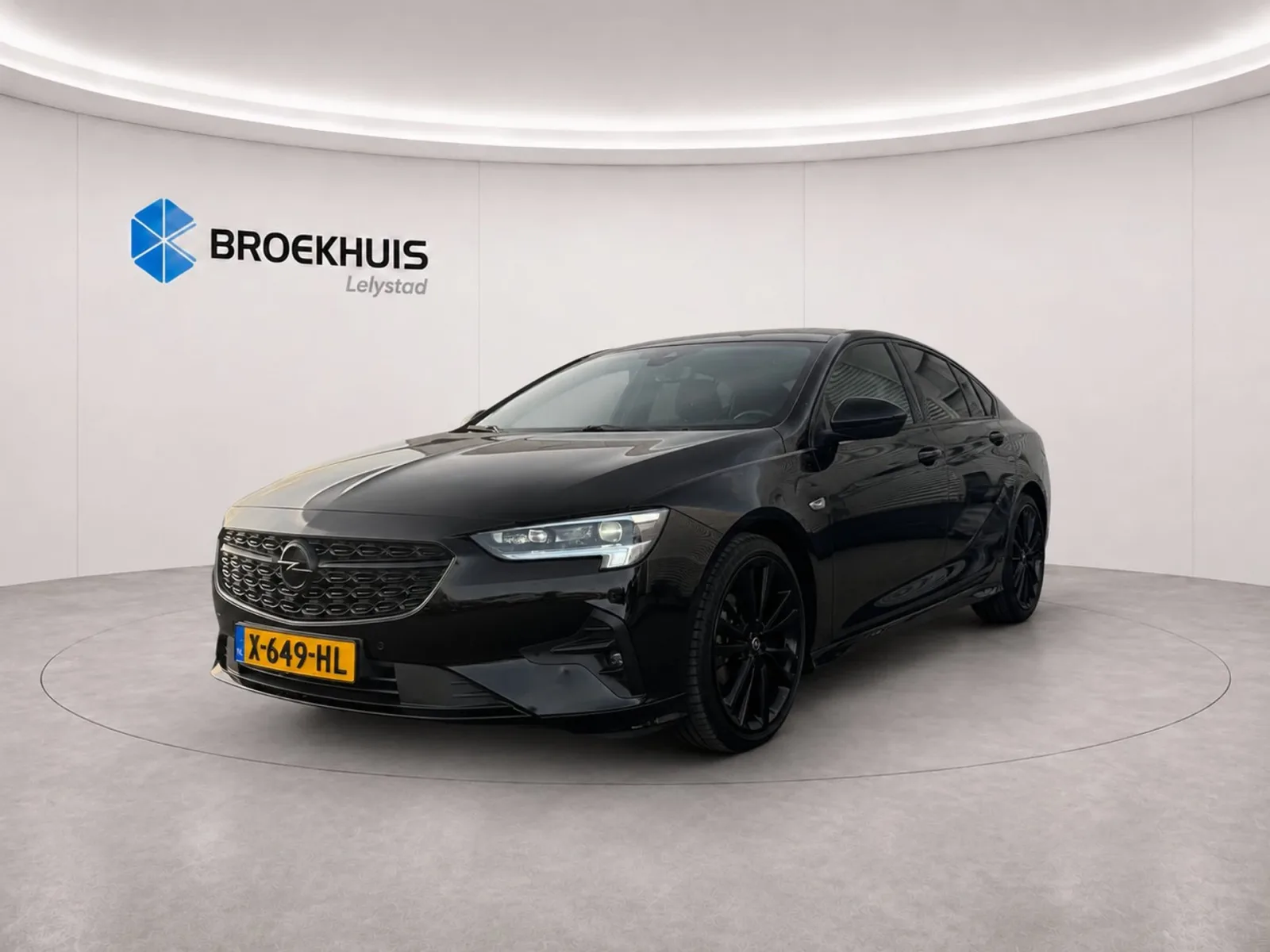 Opel Insignia Grand Sport (2022) — foto 1