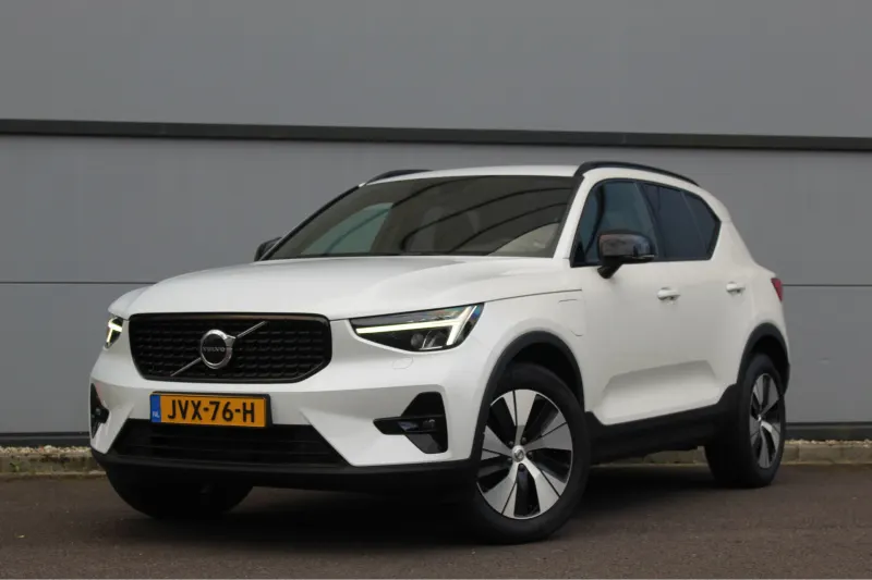 Volvo XC40 (2022)