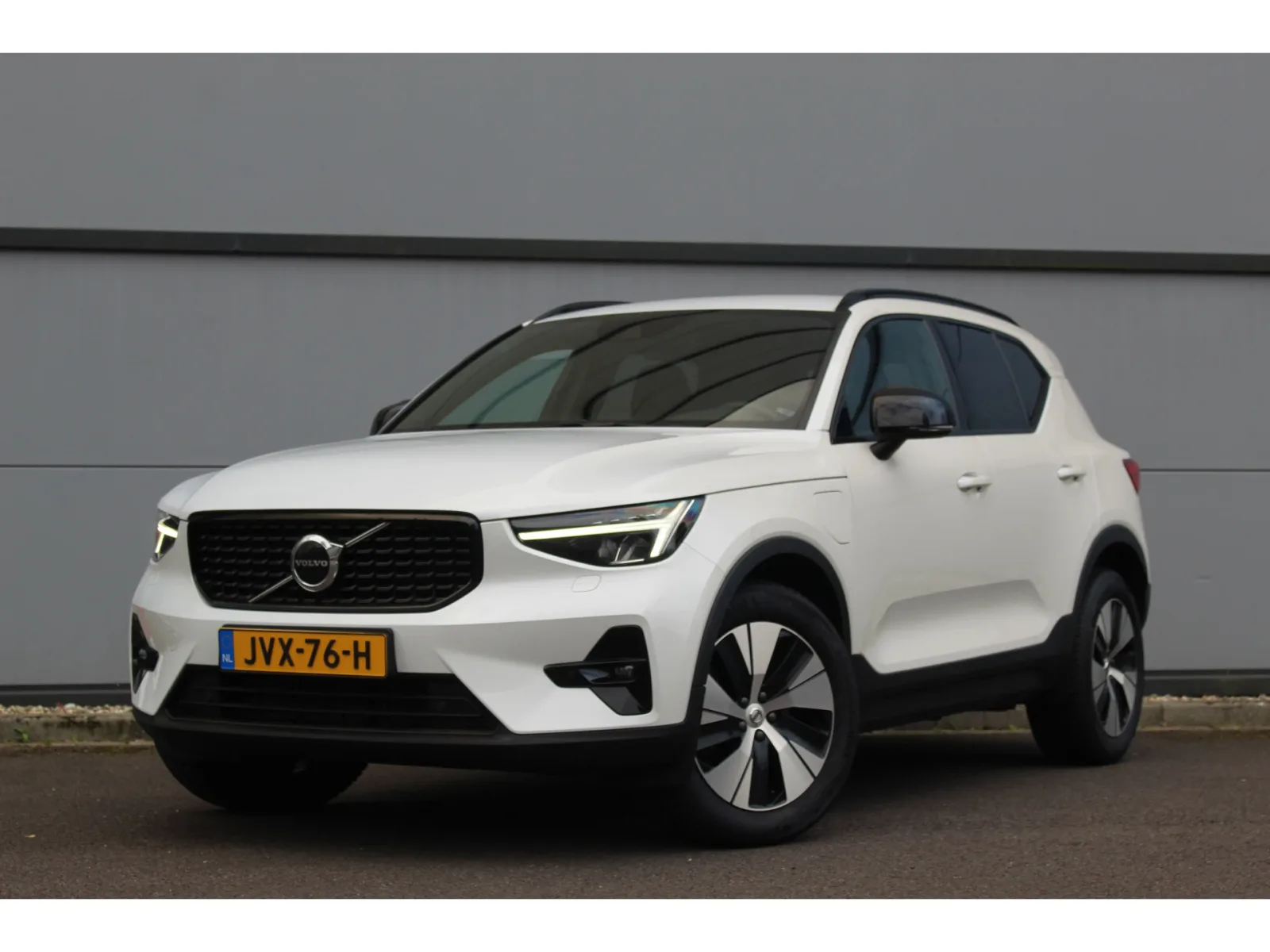 Volvo XC40 (2022) — foto 1