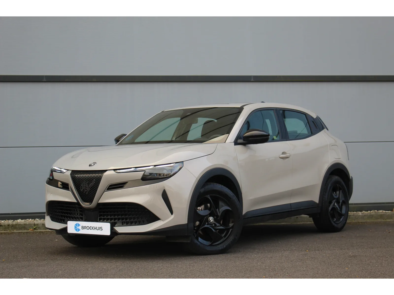 Alfa Romeo Junior (2025) — foto 1