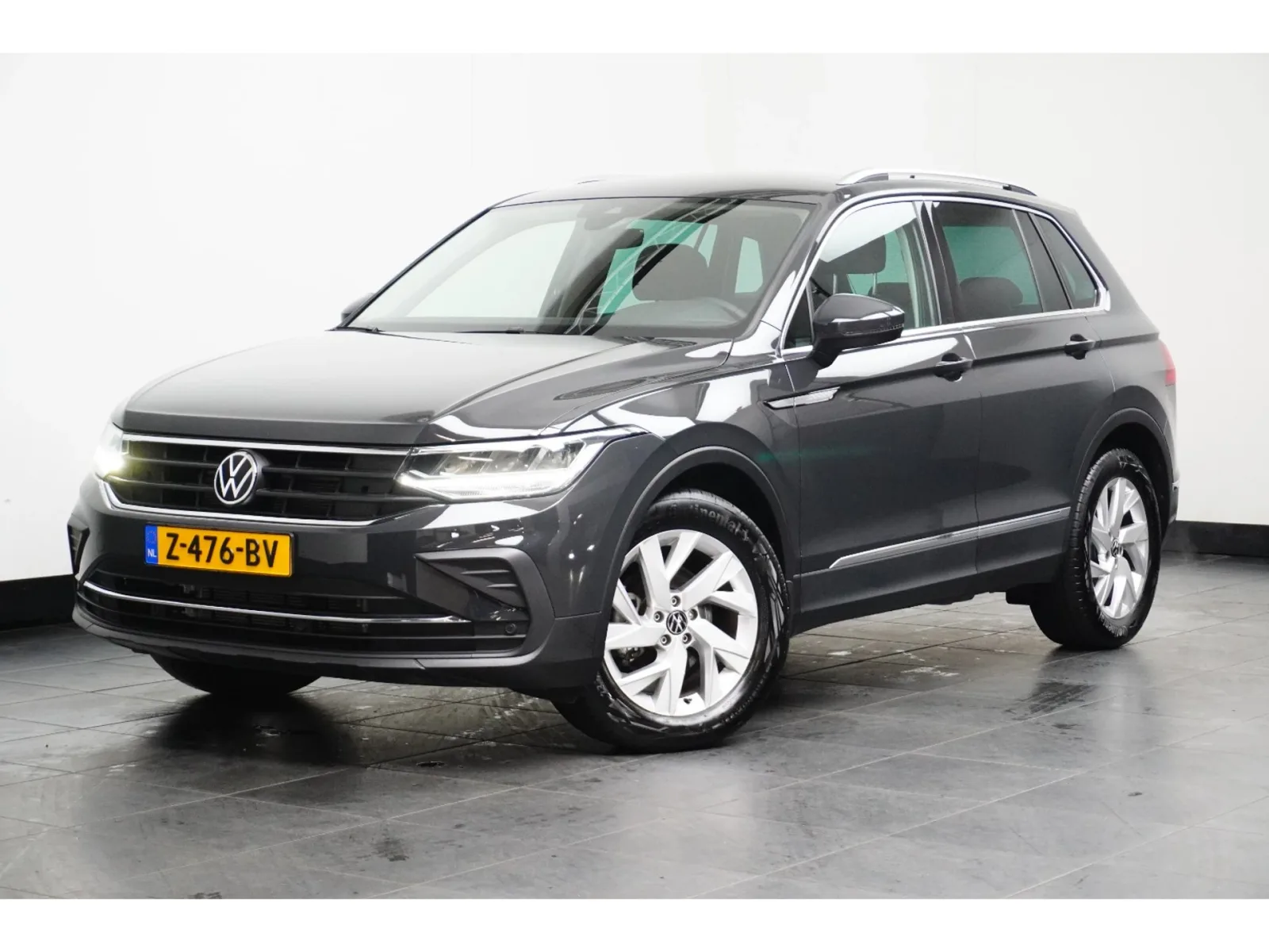 Volkswagen Tiguan (2022) — foto 1