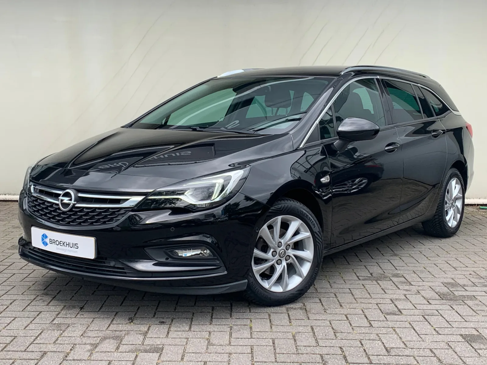Opel Astra Sports Tourer (2018) — foto 1