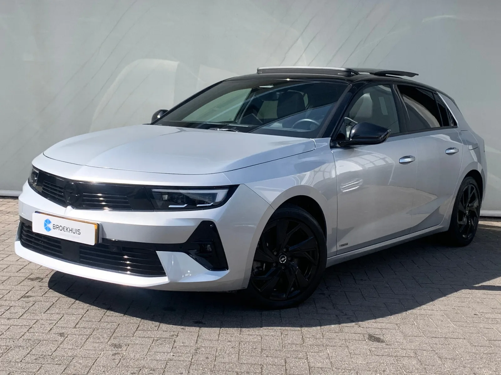 Opel Astra (2023) — foto 1