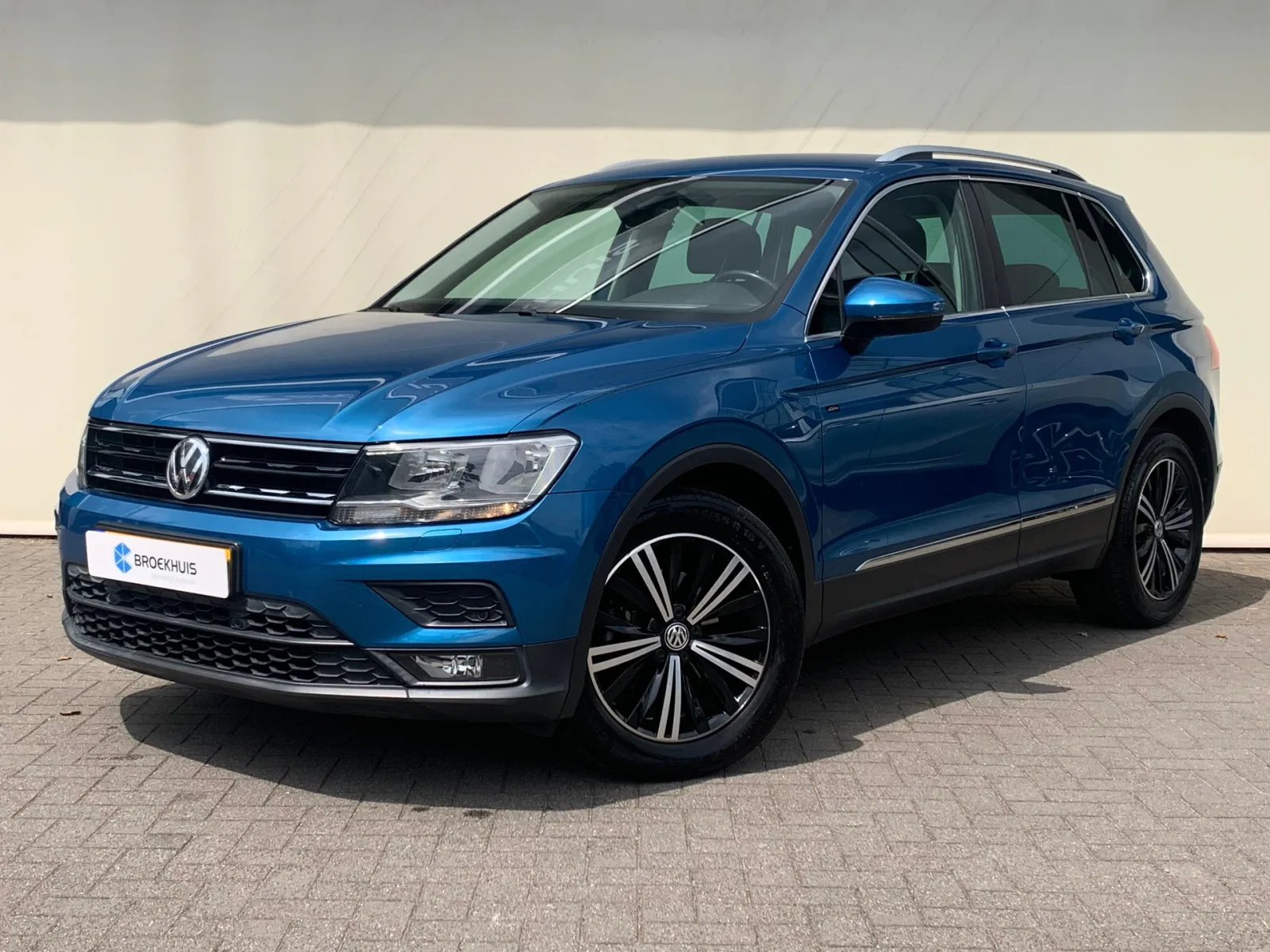 Volkswagen Tiguan (2018) — foto 1