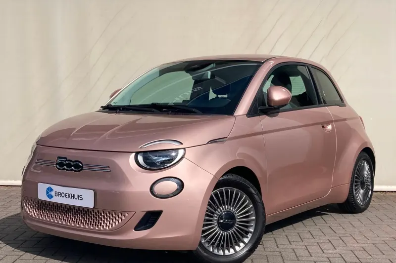 Fiat 500 (2023)