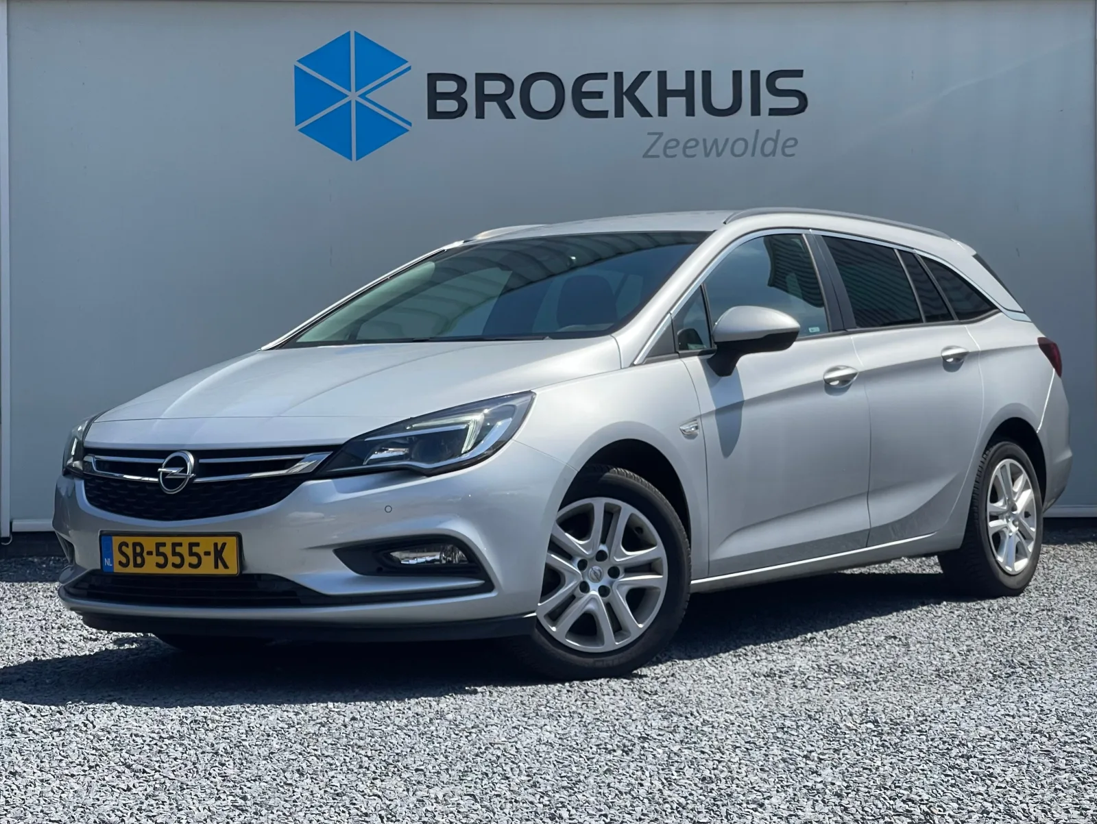 Opel Astra Sports Tourer (2017) — foto 1