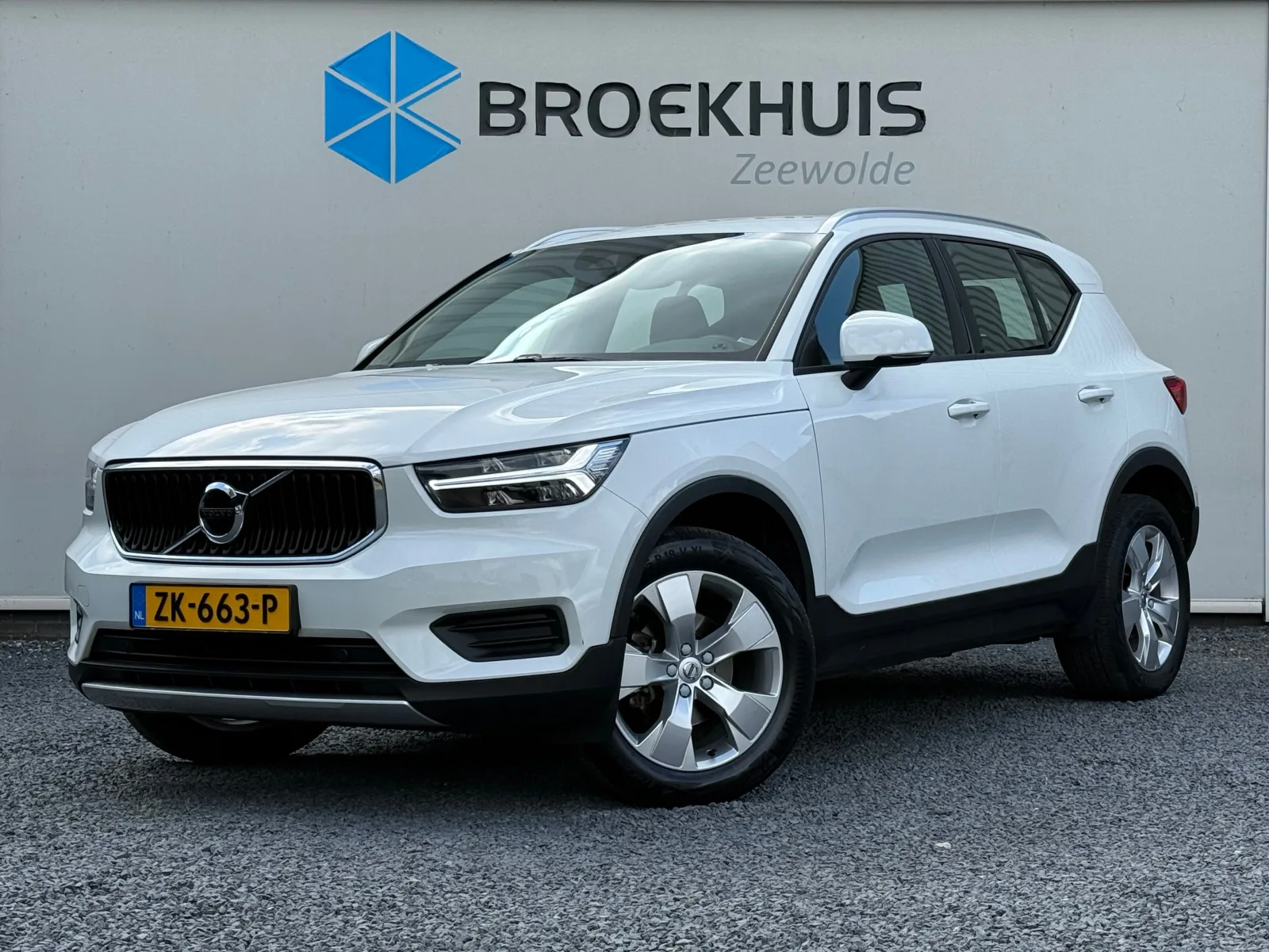 Volvo XC40 (2019) — foto 1