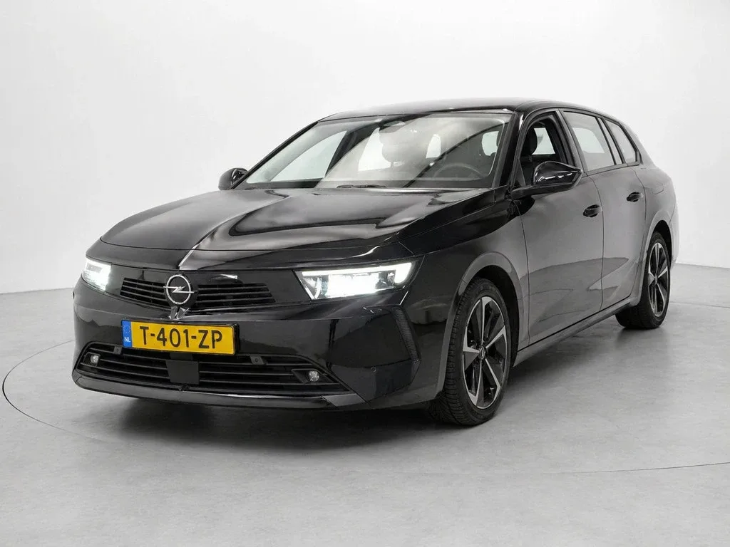 Opel Astra (2023) — foto 1