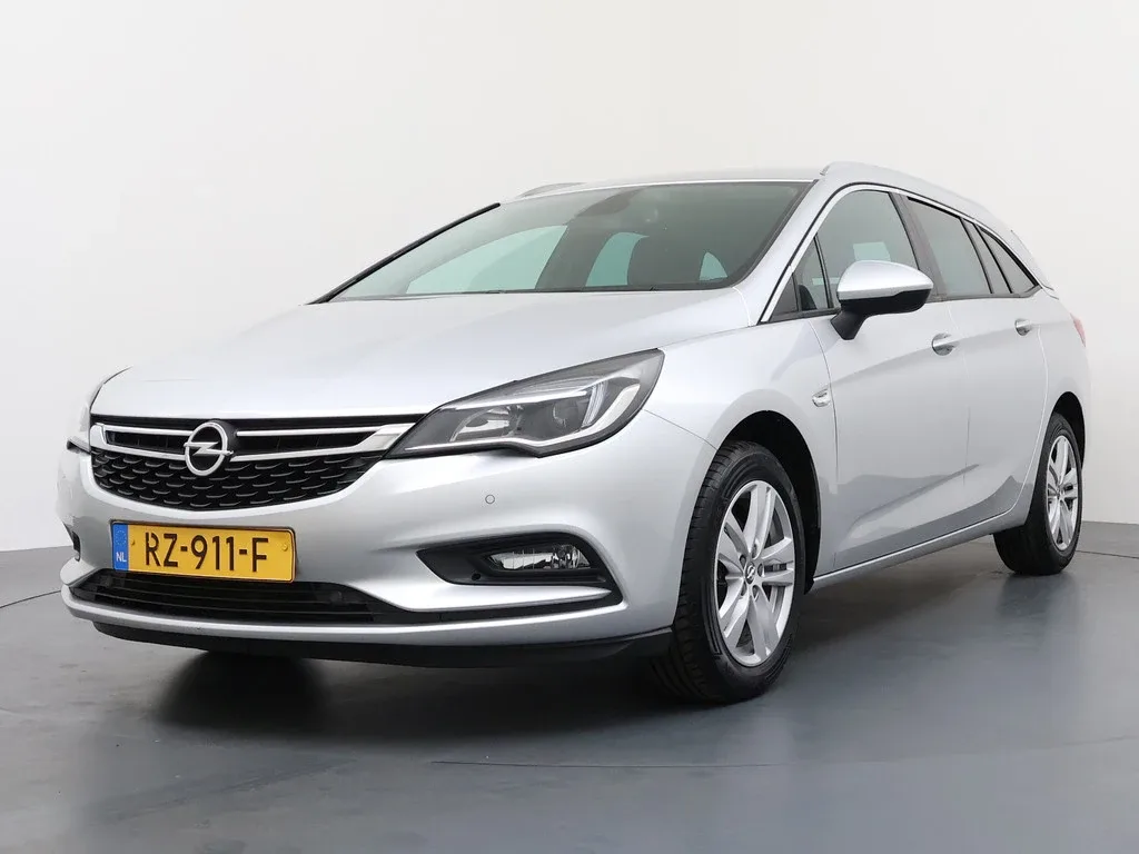 Opel Astra Sports Tourer (2018) — foto 1