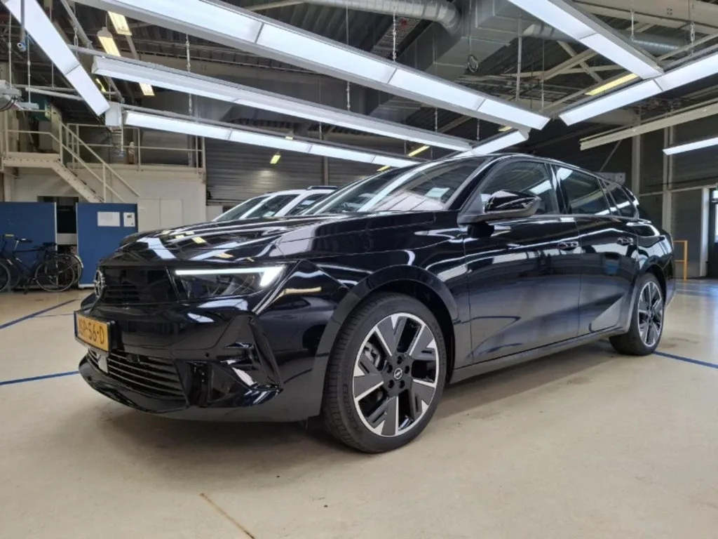 Opel Astra (2025) — foto 1