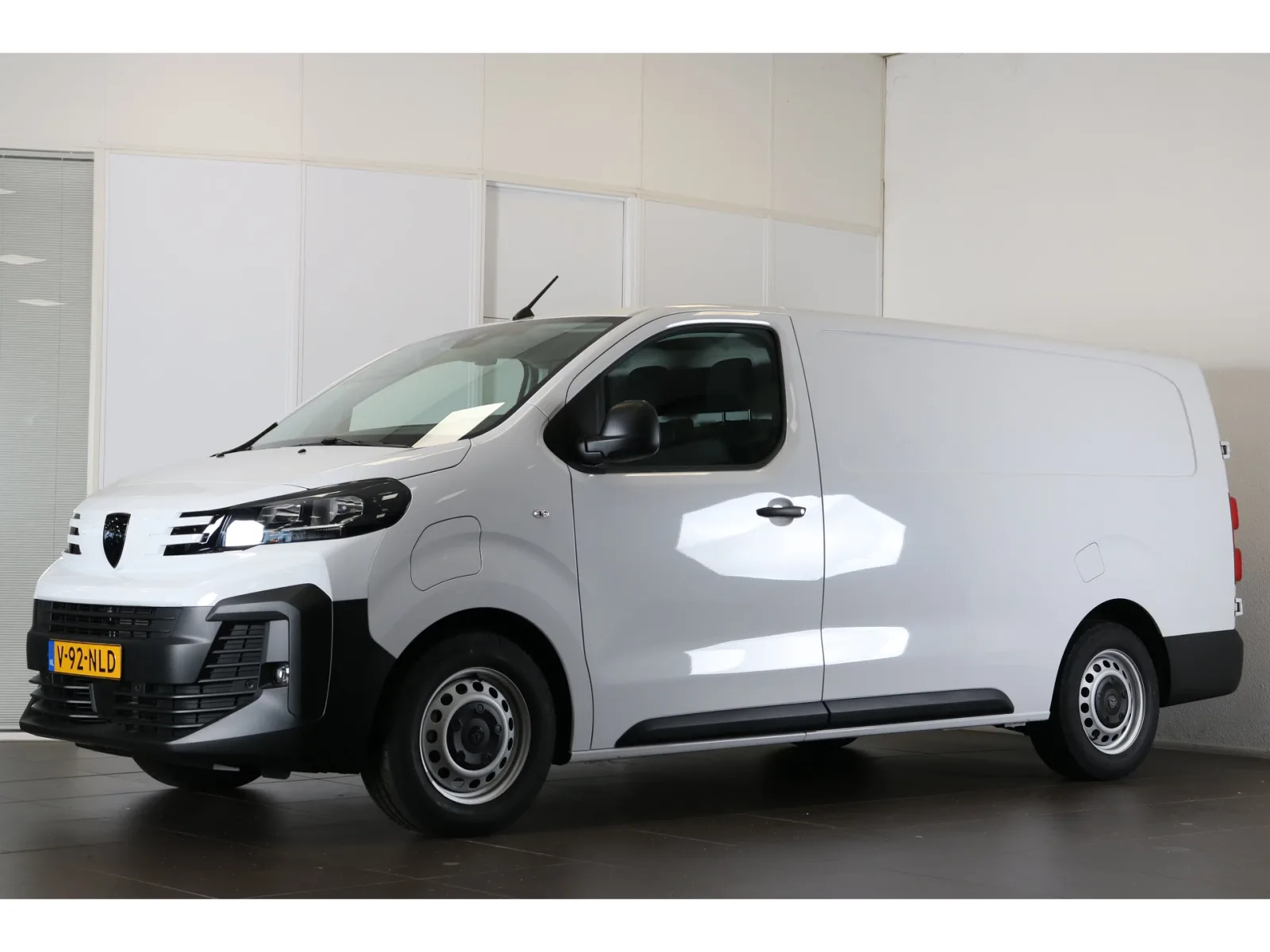 Peugeot E-Expert (2025) — foto 1