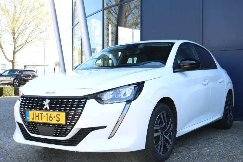 Peugeot 208 (2023)