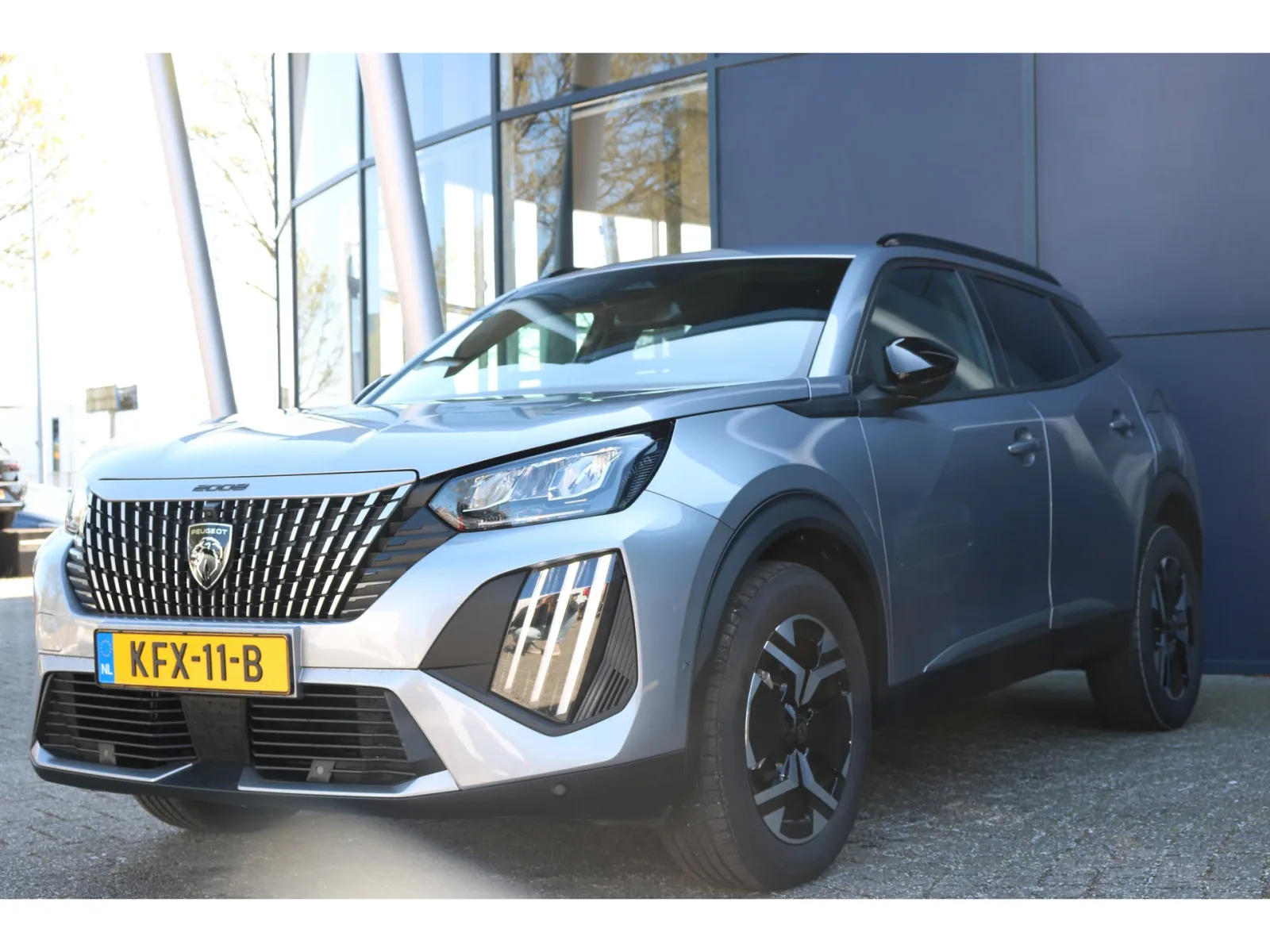 Peugeot 2008 (2025) — foto 1