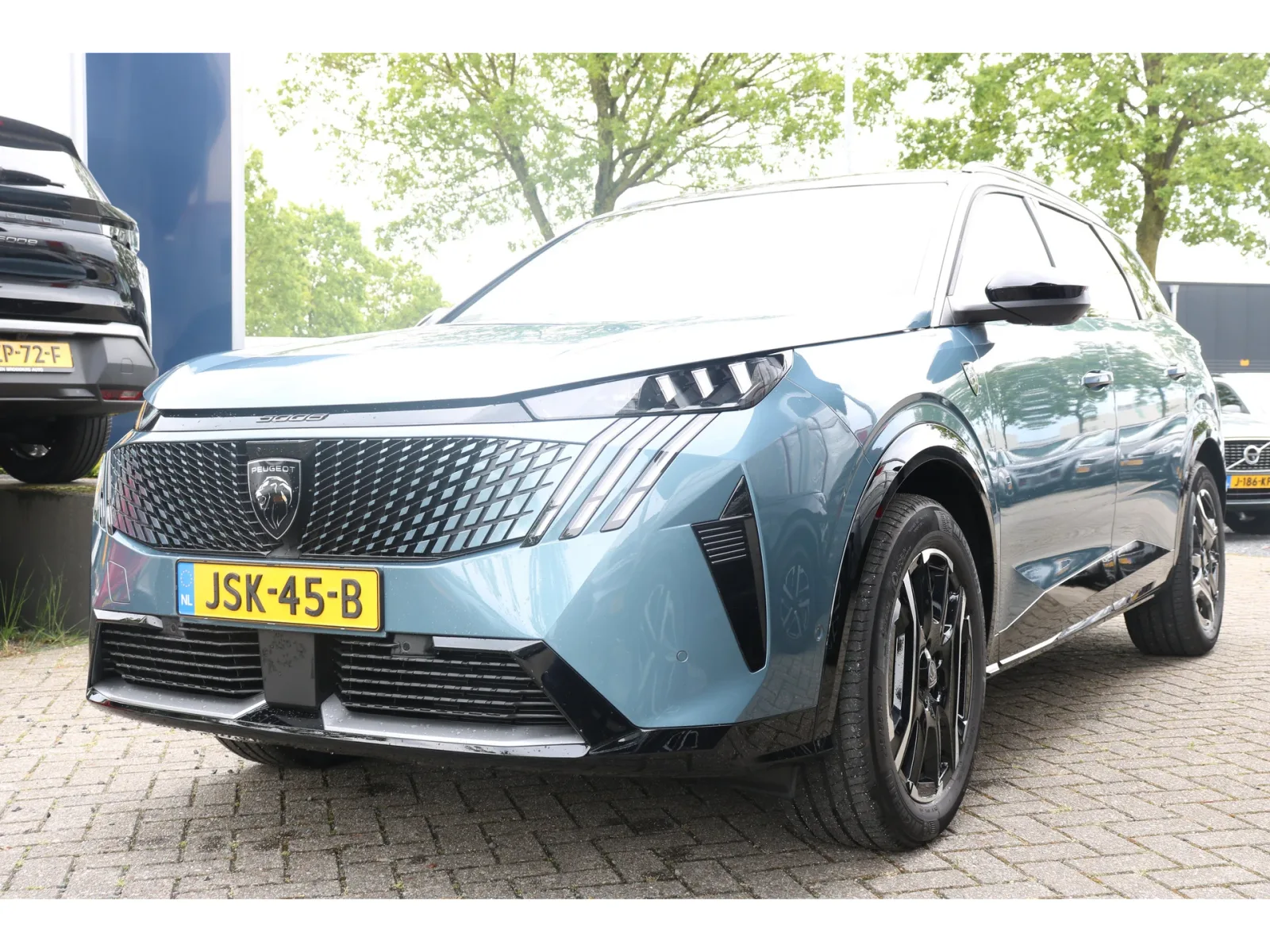 Peugeot E-5008 (2025) — foto 1