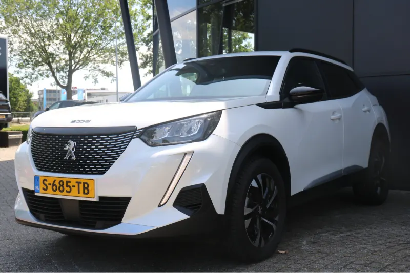Peugeot 2008 (2023)