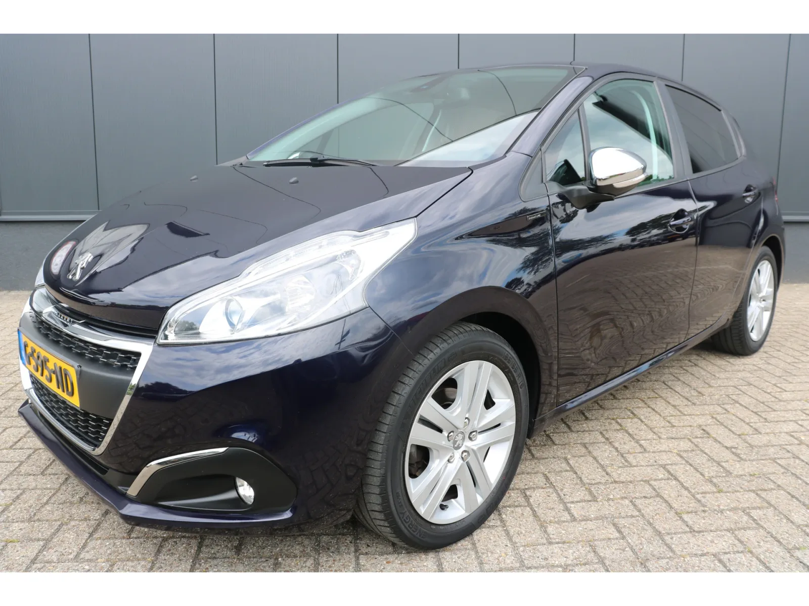 Peugeot 208 (2019) — foto 1