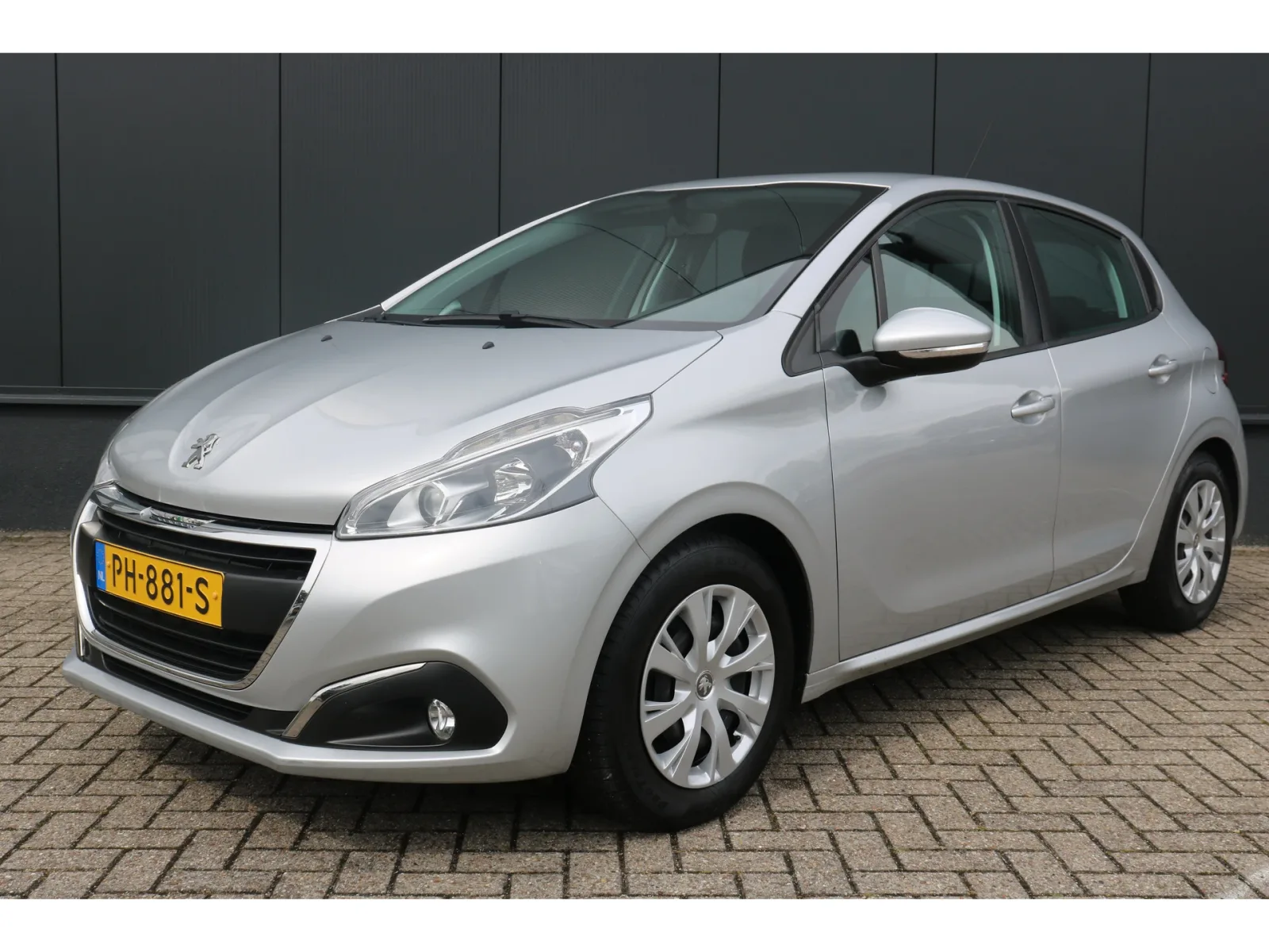 Peugeot 208 (2017) — foto 1