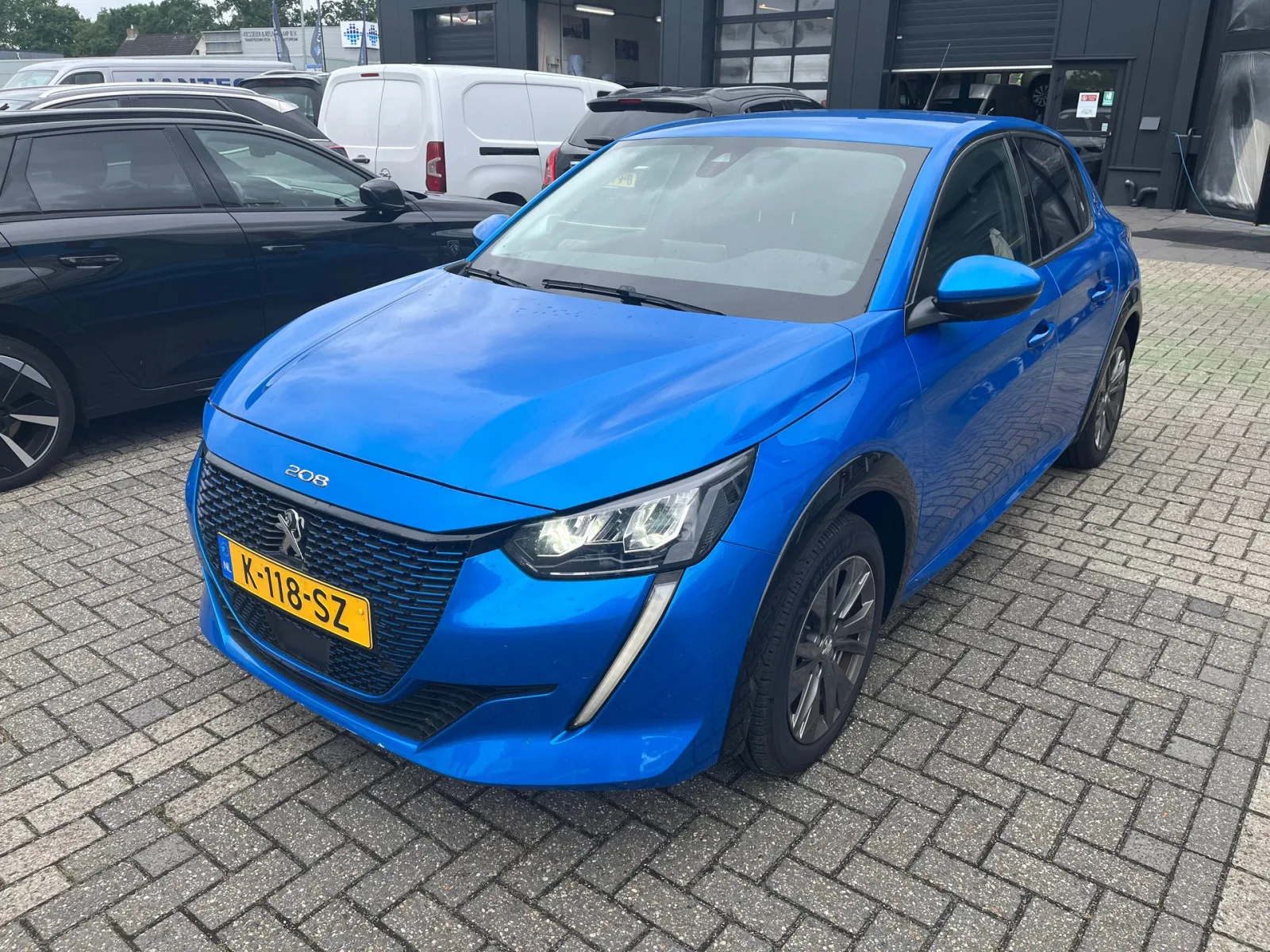 Peugeot e-208 (2021) — foto 1