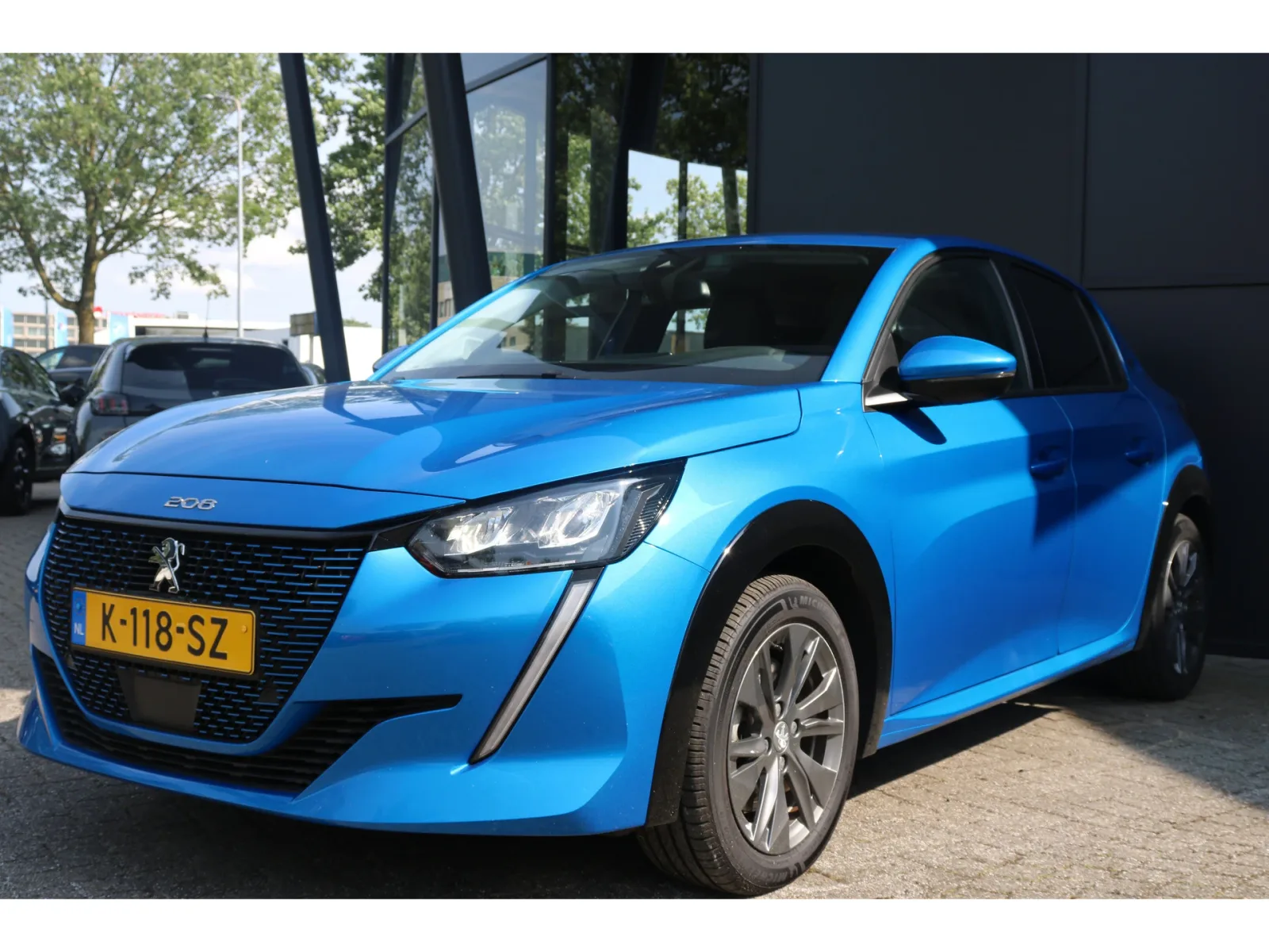 Peugeot e-208 (2021) — foto 1