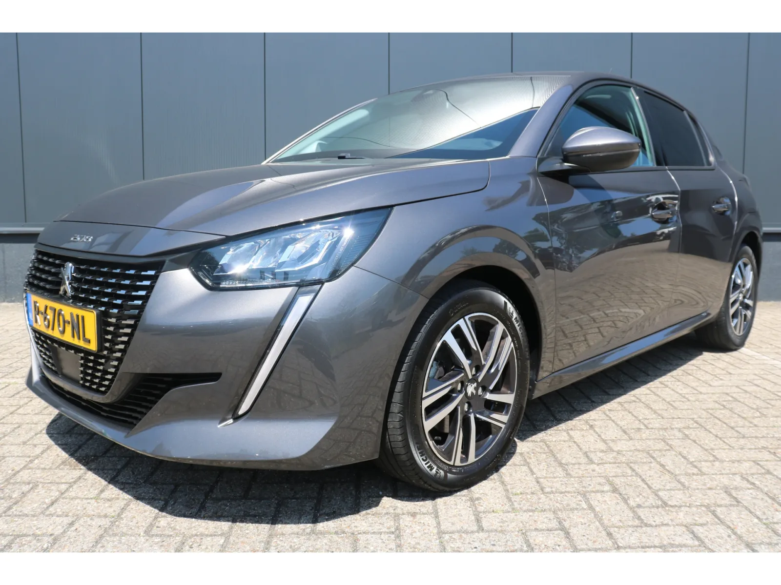 Peugeot 208 (2022) — foto 1