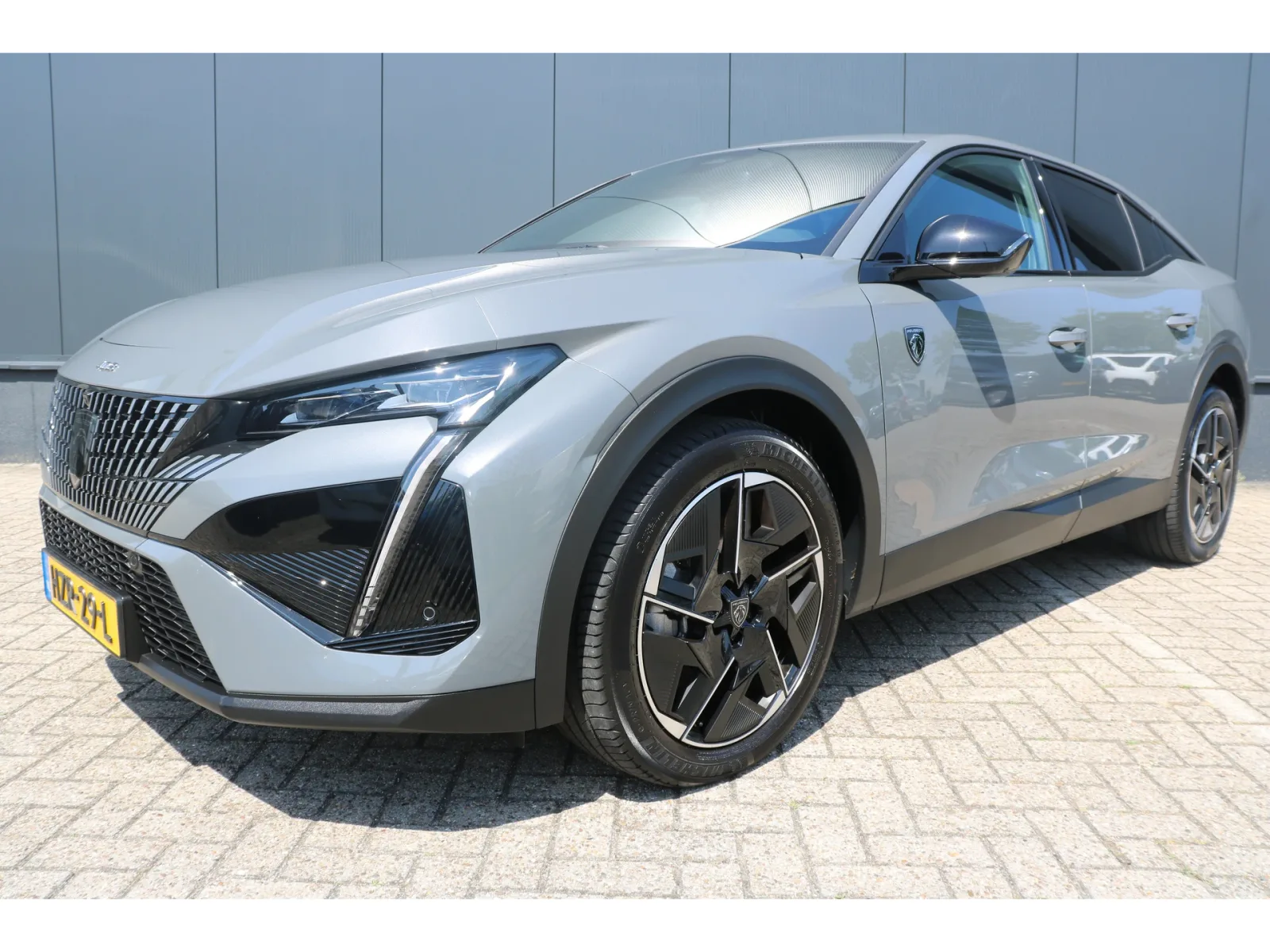 Peugeot e-408 (2025) — foto 1