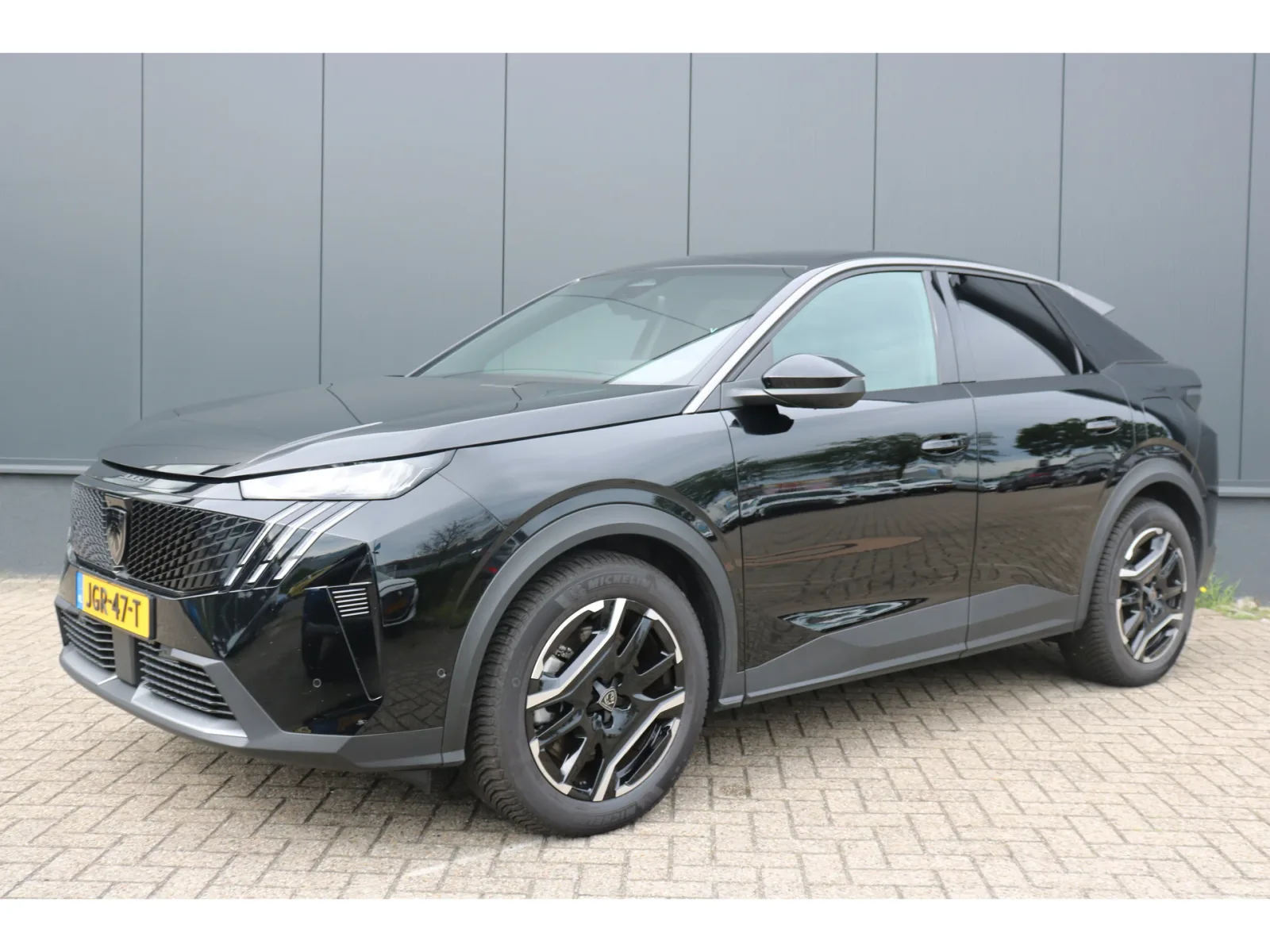 Peugeot e-3008 (2025) — foto 1